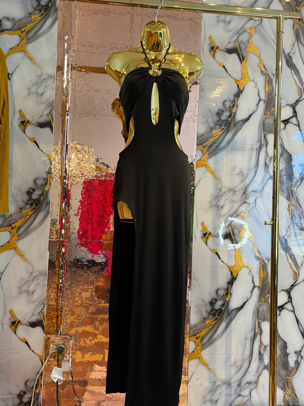 BLACK DRESS